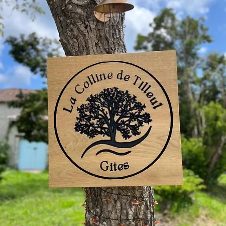 La Colline De Tilleul - Les Deux Puits - Cosy With Swimming Pool Near Aubeterre Vakantiehuis *