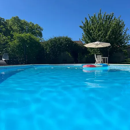 La Colline De Tilleul - Les Deux Puits - Cosy With Swimming Pool Near Aubeterre Saint-Romain