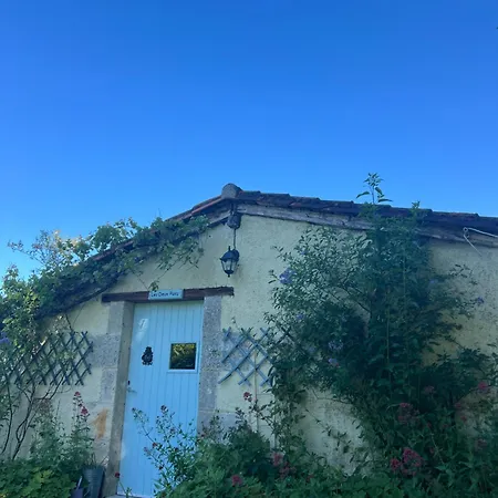 La Colline De Tilleul - Les Deux Puits - Cosy With Swimming Pool Near Aubeterre Saint-Romain