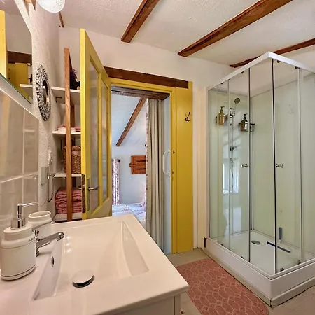 度假居 La Colline De Tilleul - Les Deux Puits - Cosy With Swimming Pool Near Aubeterre Saint-Romain (Charente)
