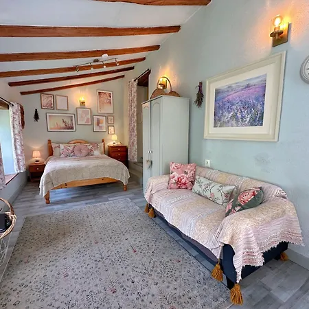La Colline De Tilleul - Les Deux Puits - Cosy With Swimming Pool Near Aubeterre Saint-Romain (Charente)