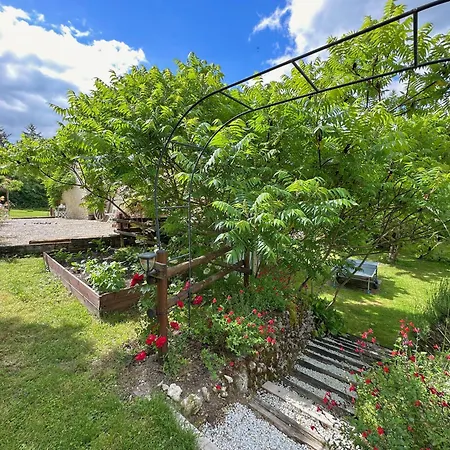 度假居 La Colline De Tilleul - Les Deux Puits - Cosy With Swimming Pool Near Aubeterre Saint-Romain (Charente)