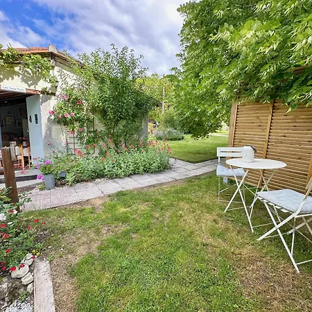 La Colline De Tilleul - Les Deux Puits - Cosy With Swimming Pool Near Aubeterre *