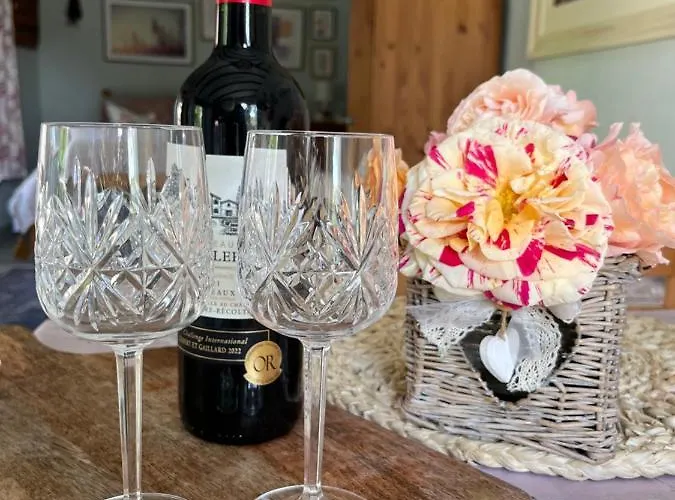 La Colline De Tilleul - Les Deux Puits - Cosy With Swimming Pool Near Aubeterre